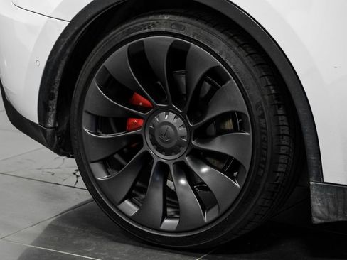 Used 2022 Tesla Model Y Performance AWD/4WD image 48