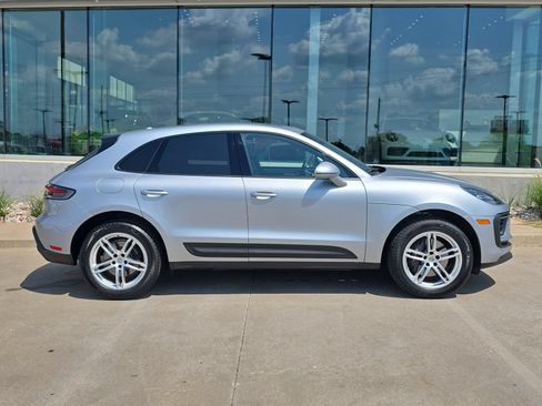 Used 2024 Porsche Macan AWD/4WD image 8