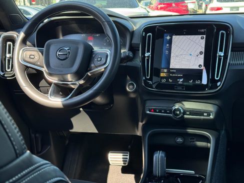 Used 2021 Volvo XC40 T5 R-Design w/ Climate Package image 26