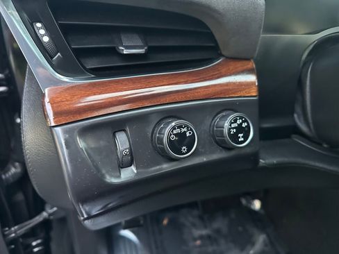Used 2015 Cadillac Escalade ESV Luxury image 20