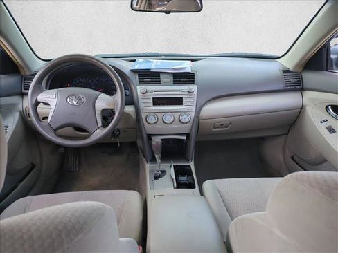 Used 2010 Toyota Camry LE FWD image 16