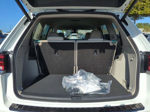 New 2026 Volkswagen Atlas SE image 15