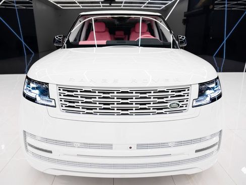 Used 2025 Land Rover Range Rover SE image 6