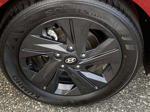 Used 2023 Hyundai Elantra SEL w/ Cargo Package image 19