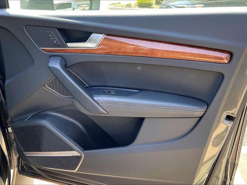 Used 2023 Audi Q5 2.0T Premium Plus w/ Premium Plus Package image 22