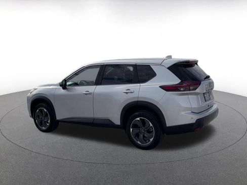 Used 2025 Nissan Rogue SV FWD image 9