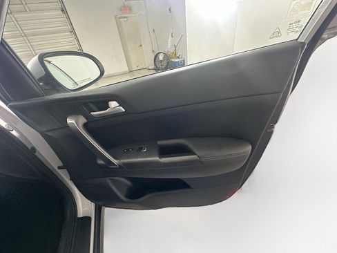 Used 2022 Kia Sportage LX image 30