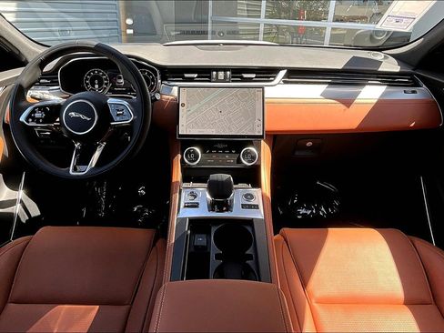 New 2026 Jaguar F-PACE R-Dynamic S image 5