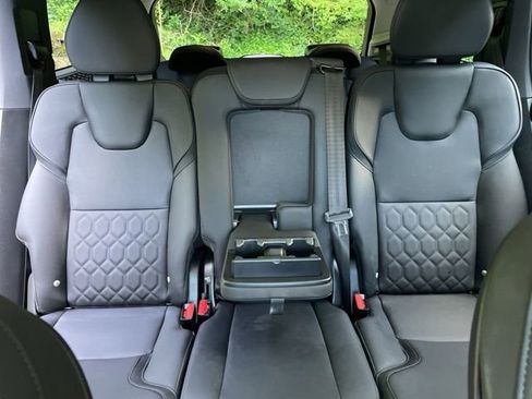 Certified 2025 Volvo XC90 B6 Core AWD/4WD image 17