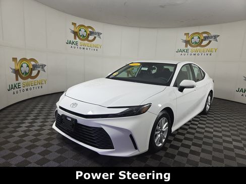 Used 2025 Toyota Camry LE FWD image 3