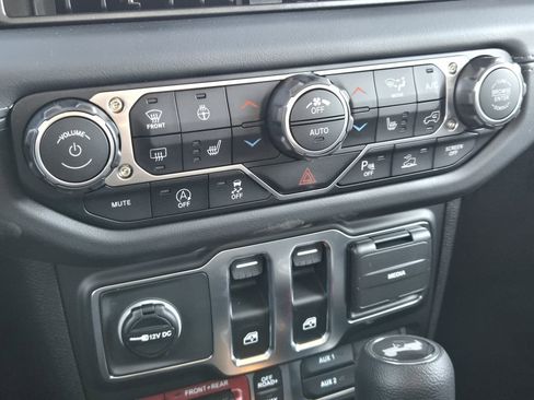 New 2026 Jeep Wrangler Rubicon w/ Xtreme 35 Tire Package image 14