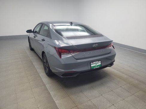 Used 2021 Hyundai Elantra SEL FWD image 5