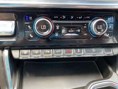 Used 2025 GMC Sierra 2500 Denali Ultimate AWD/4WD image 19
