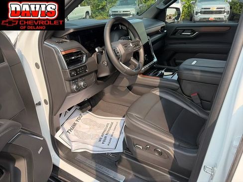 Used 2025 GMC Yukon XL Denali AWD/4WD image 16