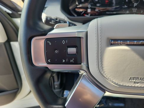 Used 2023 Land Rover Discovery HSE R-Dynamic image 21