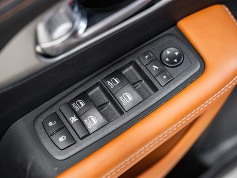 New 2026 Chrysler Pacifica Pinnacle image 34