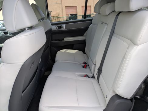 New 2027 Hyundai Santa Fe SE FWD image 12