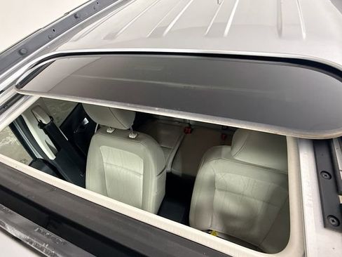 Used 2021 Ford EcoSport SE w/ SE Convenience Package image 24