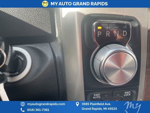 Used 2017 RAM 1500 Laramie image 25