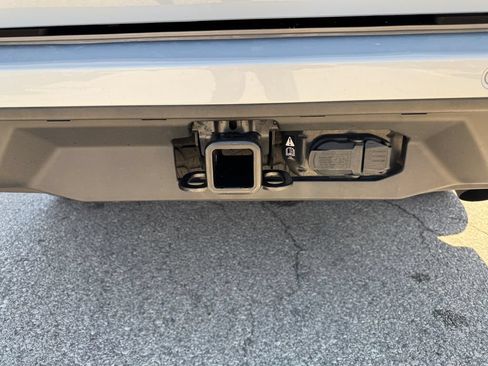 Used 2025 Ford Expedition Max Active AWD/4WD image 9