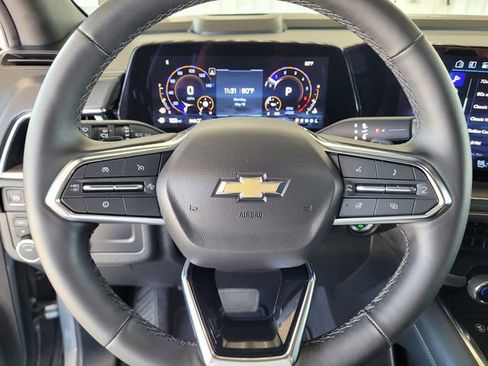 Used 2025 Chevrolet Tahoe Premier AWD/4WD image 23
