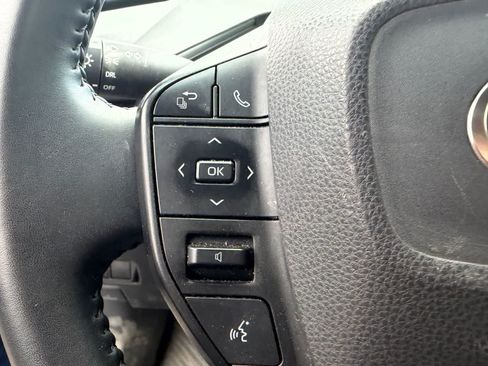 Used 2023 Toyota Prius LE FWD image 8