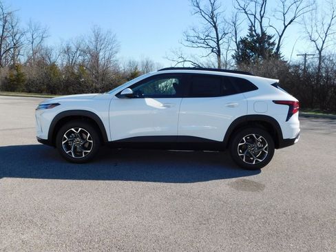 New 2026 Chevrolet Trax LT w/ Driver Confidence Package FWD image 6