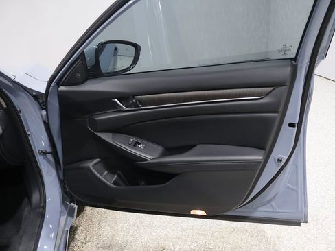 Used 2022 Honda Accord Touring image 23