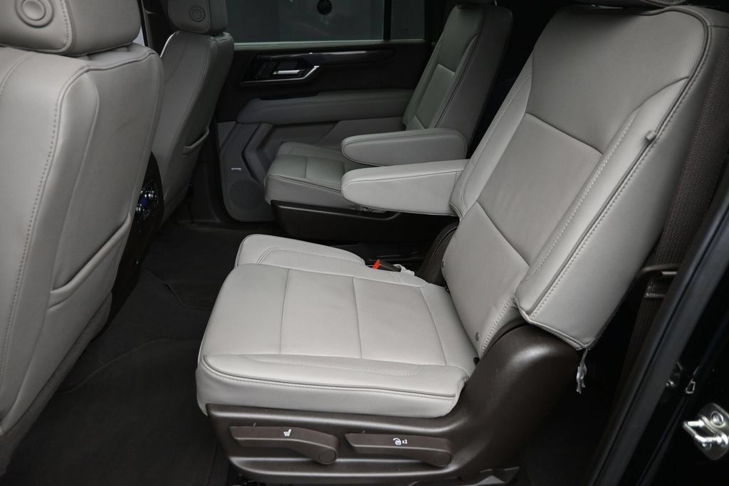 Used 2026 GMC Yukon XL Elevation AWD/4WD image 15