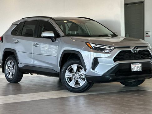 Certified 2025 Toyota RAV4 LE AWD/4WD image 2