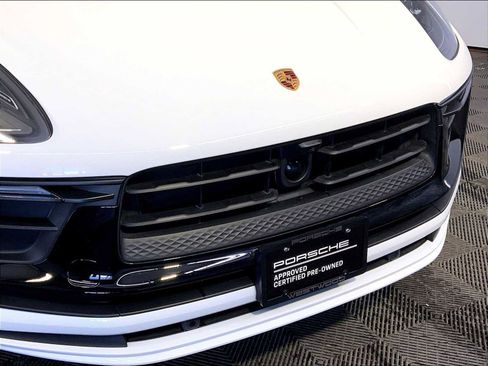 Certified 2023 Porsche Macan Turbo image 34