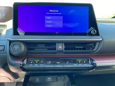 New 2025 Toyota Prius Plug-In Hybrid image 40