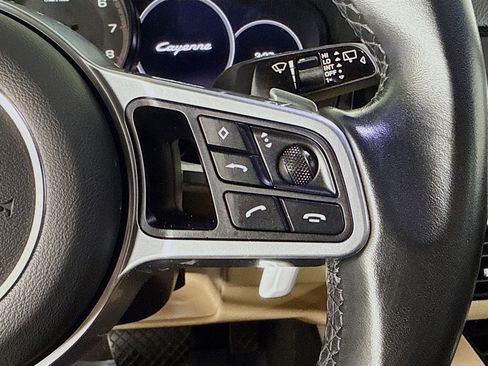 Used 2021 Porsche Cayenne image 15