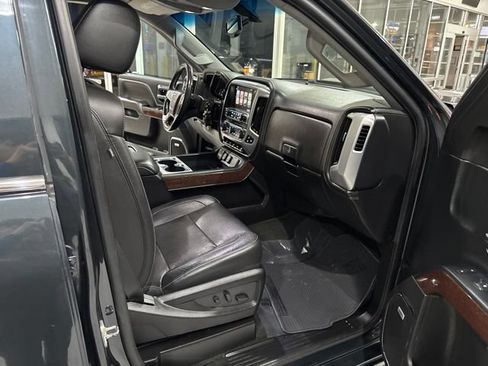 Used 2018 GMC Sierra 2500 SLT w/ Duramax Plus Package AWD/4WD image 36