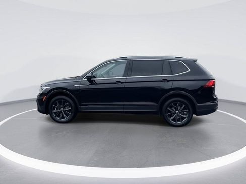 Used 2022 Volkswagen Tiguan SE w/ Panoramic Sunroof Package AWD/4WD image 5