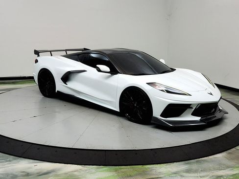 Used 2021 Chevrolet Corvette Stingray Coupe w/ 1LT RWD image 3