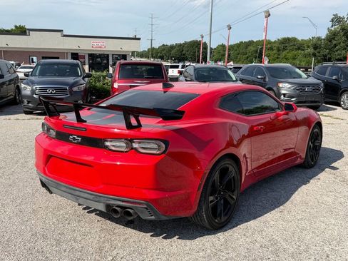 Used 2019 Chevrolet Camaro LT RWD image 7