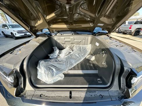 Used 2025 GMC Hummer EV 3X w/ LPO, Cargo Utility Package image 31