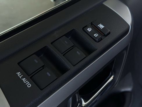 Used 2022 Toyota 4Runner SR5 Premium image 8