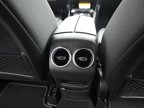 New 2025 Mercedes-Benz GLB 250 image 27