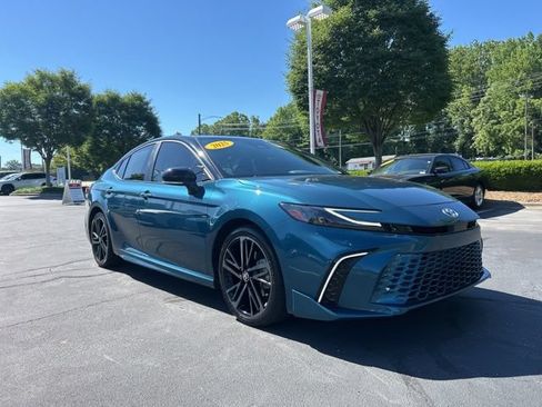 Used 2025 Toyota Camry XSE FWD image 4