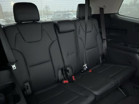 Used 2025 Kia Telluride S image 27