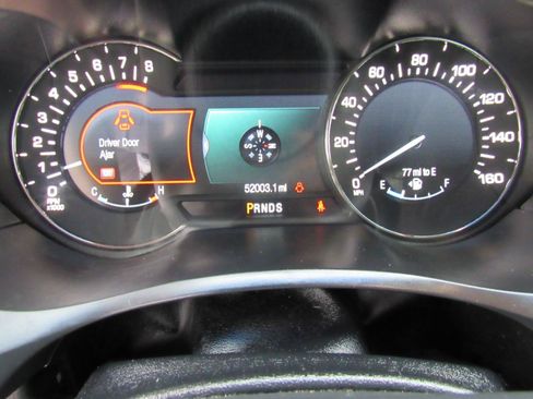 Used 2016 Lincoln MKZ AWD image 16