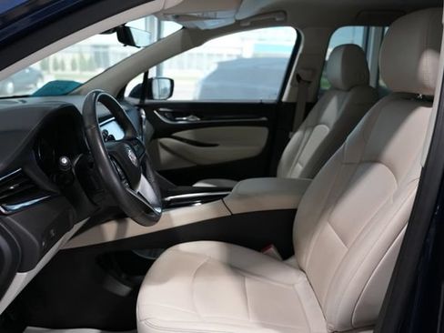 Used 2023 Buick Enclave Essence AWD/4WD image 15