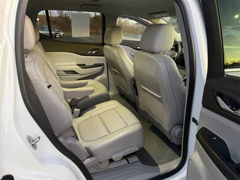 Certified 2023 GMC Acadia SLT image 27