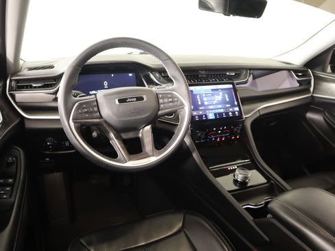 Used 2023 Jeep Grand Cherokee L Limited w/ Luxury Tech Group II image 2