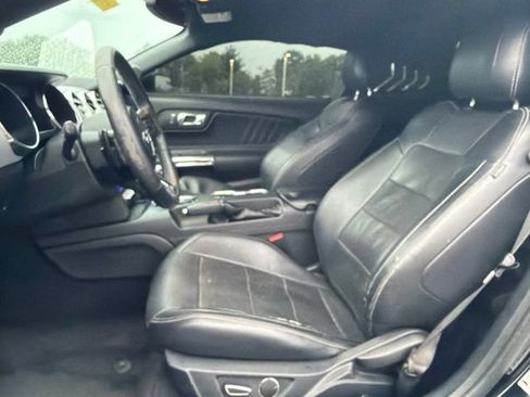 Used 2017 Ford Mustang Premium RWD image 18