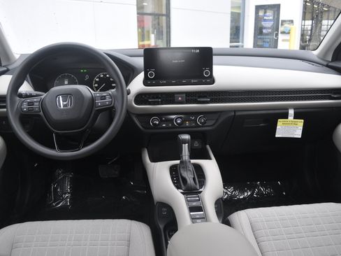 Certified 2025 Honda HR-V LX image 14