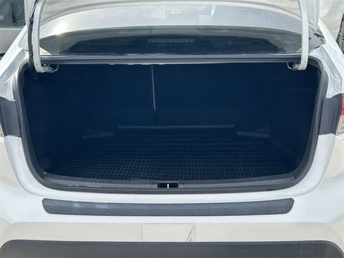 Used 2021 Toyota Corolla LE image 15