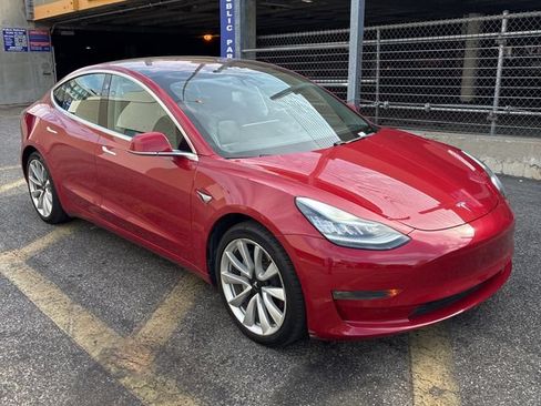 Used 2018 Tesla Model 3 Long Range RWD image 2